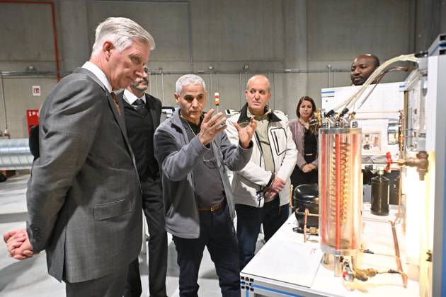 The King Visits Technicity Brussels ANDERLECHT, BELGIUM - OCTOBER 22 : King Philippe visits Technicity.brussels, the training and employment hub for the technology industry, in Anderlecht. Technicity.brussels was established through a public-private partnership and is aimed at job seekers, employees seeking retraining or further education, and students and teachers from secondary schools and colleges. The organization offers hands-on technical training and actively assists participants in finding a job. Companies can turn to it for continuing education for their staff or to rent modern technical infrastructure. During his visit, the King toured four training workshopselevator technology; HVAC and refrigeration technology; welding; and ele  Copyright: xBertxVanxDenxBrouckex