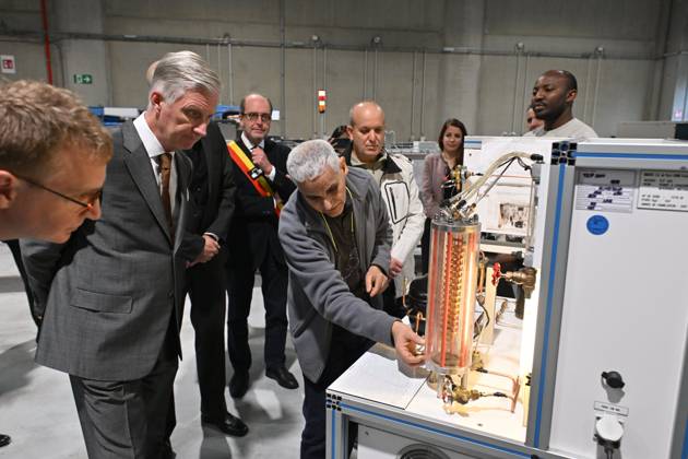 The King Visits Technicity Brussels ANDERLECHT, BELGIUM - OCTOBER 22 : King Philippe visits Technicity.brussels, the training and employment hub for the technology industry, in Anderlecht. Technicity.brussels was established through a public-private partnership and is aimed at job seekers, employees seeking retraining or further education, and students and teachers from secondary schools and colleges. The organization offers hands-on technical training and actively assists participants in finding a job. Companies can turn to it for continuing education for their staff or to rent modern technical infrastructure. During his visit, the King toured four training workshopselevator technology; HVAC and refrigeration technology; welding; and ele  Copyright: xBertxVanxDenxBrouckex
