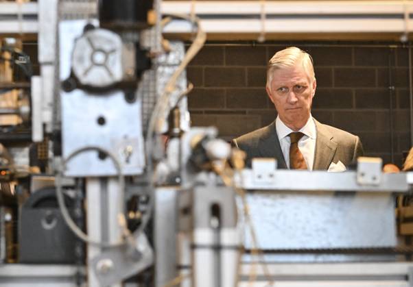 The King Visits Technicity Brussels ANDERLECHT, BELGIUM - OCTOBER 22 : King Philippe visits Technicity.brussels, the training and employment hub for the technology industry, in Anderlecht. Technicity.brussels was established through a public-private partnership and is aimed at job seekers, employees seeking retraining or further education, and students and teachers from secondary schools and colleges. The organization offers hands-on technical training and actively assists participants in finding a job. Companies can turn to it for continuing education for their staff or to rent modern technical infrastructure. During his visit, the King toured four training workshopselevator technology; HVAC and refrigeration technology; welding; and ele  Copyright: xBertxVanxDenxBrouckex