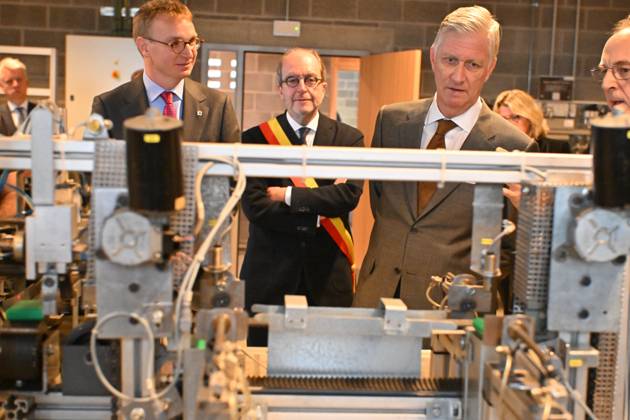 The King Visits Technicity Brussels ANDERLECHT, BELGIUM - OCTOBER 22 : King Philippe visits Technicity.brussels, the training and employment hub for the technology industry, in Anderlecht. Technicity.brussels was established through a public-private partnership and is aimed at job seekers, employees seeking retraining or further education, and students and teachers from secondary schools and colleges. The organization offers hands-on technical training and actively assists participants in finding a job. Companies can turn to it for continuing education for their staff or to rent modern technical infrastructure. During his visit, the King toured four training workshopselevator technology; HVAC and refrigeration technology; welding; and ele  Copyright: xBertxVanxDenxBrouckex