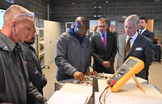 The King Visits Technicity Brussels ANDERLECHT, BELGIUM - OCTOBER 22 : King Philippe visits Technicity.brussels, the training and employment hub for the technology industry, in Anderlecht. Technicity.brussels was established through a public-private partnership and is aimed at job seekers, employees seeking retraining or further education, and students and teachers from secondary schools and colleges. The organization offers hands-on technical training and actively assists participants in finding a job. Companies can turn to it for continuing education for their staff or to rent modern technical infrastructure. During his visit, the King toured four training workshopselevator technology; HVAC and refrigeration technology; welding; and ele  Copyright: xBertxVanxDenxBrouckex