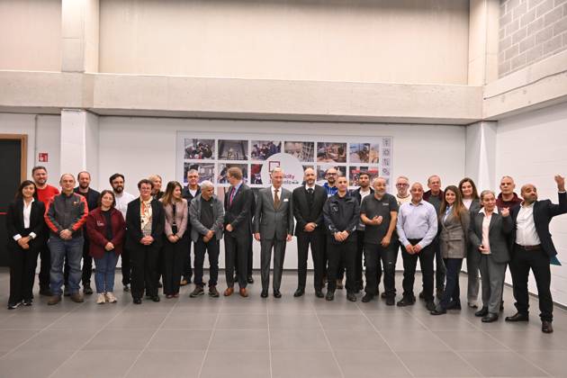 The King Visits Technicity Brussels ANDERLECHT, BELGIUM - OCTOBER 22 : King Philippe visits Technicity.brussels, the training and employment hub for the technology industry, in Anderlecht. Technicity.brussels was established through a public-private partnership and is aimed at job seekers, employees seeking retraining or further education, and students and teachers from secondary schools and colleges. The organization offers hands-on technical training and actively assists participants in finding a job. Companies can turn to it for continuing education for their staff or to rent modern technical infrastructure. During his visit, the King toured four training workshopselevator technology; HVAC and refrigeration technology; welding; and ele  Copyright: xBertxVanxDenxBrouckex
