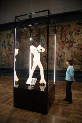 Freddie Mercury Splendid Things Trail Photocall at V&A Museum, London, UK - 22 October, 2026 A staff member views Mercury Wing Catsuit and bolero ensemble 1975 as worn by Freddie Mercury as part of the V&A s Freddie Mercury Splendid Things free trail which opens on Saturday 24 October 2026 at V&A Museum, London, England, UK on Thursday 22 October, 2026., Credit:Justin Ng Avalon UK, England, London, V&A Museum Copyright: xJustinxNgx xAvalonx 1145632790