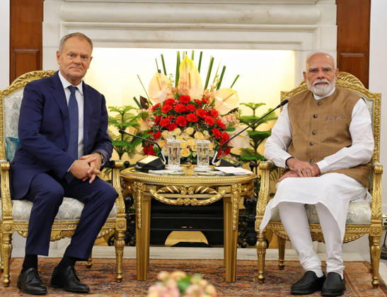 News Bilder des Tages Politics, Diplomacy, Government Polish Prime Minister Donald Tusk is on an official visit to India from October 21 to 23, 2026, at the invitation of PM Modi. * Focus Areas: The talks reviewed the entire spectrum of bilateral relations which was elevated to a Strategic Partnership during PM Modi s visit to Warsaw in August 2024 and focused on defense, security, science, technology, cyber security, AI, and trade. * * Business Forum: An India-Poland Business Forum is being held in New Delhi, and PM Tusk is also scheduled to travel to Bengaluru to engage with business stakeholders in the IT and space sectors. * * Diplomatic Context: This marks Prime Minister Tusk s second bilateral visit to India as Poland s Prime Minister (following his Copyright: xSeshadrixSukumarx