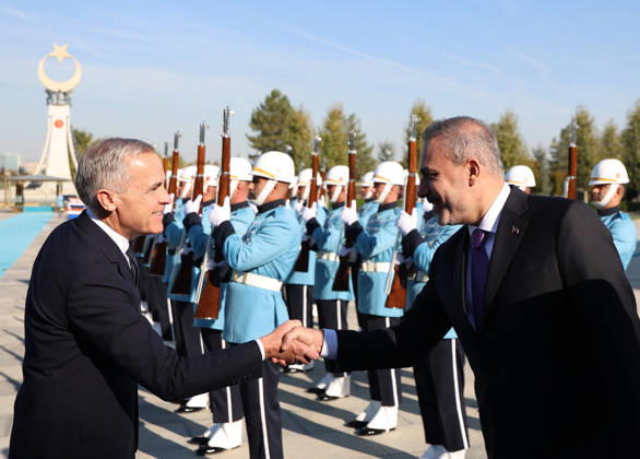 Recep Tayyip Erdogan - Mark Carney meeting in Ankara ANKARA, TURKIYE - OCTOBER 22: (----EDITORIAL USE ONLY - MANDATORY CREDIT - TURKISH PRESIDENCY MURAT CETINMUHURDAR HANDOUT - NO MARKETING NO ADVERTISING CAMPAIGNS - DISTRIBUTED AS A SERVICE TO CLIENTS----) Canadian Prime Minister Mark Carney shake hands with Turkish Foreign Minister Hakan Fidan (R) during an official ceremony in Ankara, Turkiye on October 22, 2026. TUR Presidency Murat Cetinmuhurdar Anadolu Ankara Turkey. Editorial use only. Please get in touch for any other usage.  Copyright: x2026xAnadoluxTURxPresidency xMuratxCetinmuhurdarx