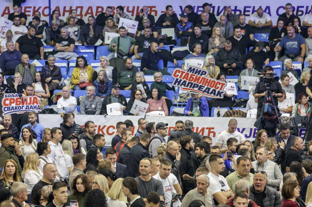 SERBIA, BELGRADE - OCTOBER 22, 2026: People attend a rally at the Ranko Zeravica Sports Hall in support of Serbia s former President Aleksandar Vucic ahead of the 2026 Serbian parliamentary election scheduled for October 25. Vucic will head the list of the ruling Serbian Progressive Party (SNS) and run as its prime ministerial candidate Belgrade Serbia  - ZUMAt113 20261022_zaa_t113_509 Copyright: xAlexanderxRyuminx