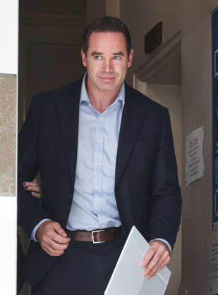 Entertainment Bilder des Tages Kieran Hayler 22.10.2026. Kieran Hayler ex husband of Katie Price, looks happy after his not guilty verdict as he leaves Lewes Crown Court this afternoon.  Copyright: xGaryxStonex NINTCHDBPICT001117626000