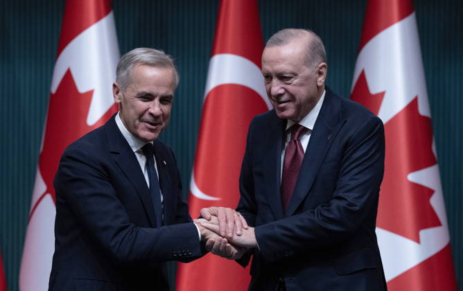 October 22, 2026, Ankara, Turkey: Turkish President Recep Tayyip Erdogan, right, and Prime Minister Mark Carney shake hands following statements in Ankara, Turkey on Thursday, Oct. 22, 2026. Ankara Turkey  - ZUMAc35_ 20261022_zaf_c35_050 Copyright: xAdrianxWyldx