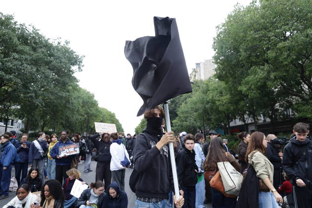 Students gather outside Pitie-Salpetriere hospital in Paris PARIS, FRANCE - OCTOBER 22: Students and protesters gather outside the Pitie-Salpetriere hospital in Paris, France, on October 22, 2026, during a demonstration called by student and high school organisations amid ongoing social and political tensions in France. The demonstration had been banned by the Paris police prefecture. Ibrahim Ezzat Anadolu Paris France. Editorial use only. Please get in touch for any other usage.  Copyright: x2026xAnadoluxIbrahimxEzzatx