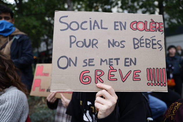 Students gather outside Pitie-Salpetriere hospital in Paris PARIS, FRANCE - OCTOBER 22: Students and protesters gather outside the Pitie-Salpetriere hospital in Paris, France, on October 22, 2026, during a demonstration called by student and high school organisations amid ongoing social and political tensions in France. The demonstration had been banned by the Paris police prefecture. Ibrahim Ezzat Anadolu Paris France. Editorial use only. Please get in touch for any other usage.  Copyright: x2026xAnadoluxIbrahimxEzzatx