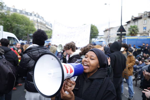 Students gather outside Pitie-Salpetriere hospital in Paris PARIS, FRANCE - OCTOBER 22: Students and protesters gather outside the Pitie-Salpetriere hospital in Paris, France, on October 22, 2026, during a demonstration called by student and high school organisations amid ongoing social and political tensions in France. The demonstration had been banned by the Paris police prefecture. Ibrahim Ezzat Anadolu Paris France. Editorial use only. Please get in touch for any other usage.  Copyright: x2026xAnadoluxIbrahimxEzzatx