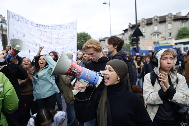 Students gather outside Pitie-Salpetriere hospital in Paris PARIS, FRANCE - OCTOBER 22: Students and protesters gather outside the Pitie-Salpetriere hospital in Paris, France, on October 22, 2026, during a demonstration called by student and high school organisations amid ongoing social and political tensions in France. The demonstration had been banned by the Paris police prefecture. Ibrahim Ezzat Anadolu Paris France. Editorial use only. Please get in touch for any other usage.  Copyright: x2026xAnadoluxIbrahimxEzzatx