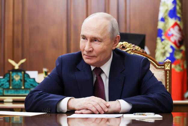 Russia Putin 9270654 22.10.2026 Russian President Vladimir Putin meets with Vladivostok Mayor Konstantin Shestakov at the Kremlin in Moscow, Russia. Mikhail Metzel Sputnik Moscow Russia  Copyright: xMikhailxMetzelx
