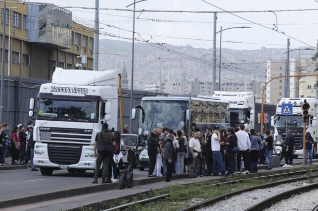 IPA90037875 - HGV drivers are participating in a slow-moving truck convoy through Naples as protests against rising fuel prices and operating costs continue. The vehicles, which had been stationed for days on Via Argine, moved toward the port before returning to their original position, causing major traffic disruptions. The blockade has also prevented fuel tankers from leaving the depot, contributing to shortages of gasoline and diesel at gas stations. Protesters explained their demands to passersby and expressed disappointment with the government’s recently introduced aid decree.  Copyright: xAntonioxBalasco LiveMediax xAntonioxBalasco LiveMediax IPA90037875