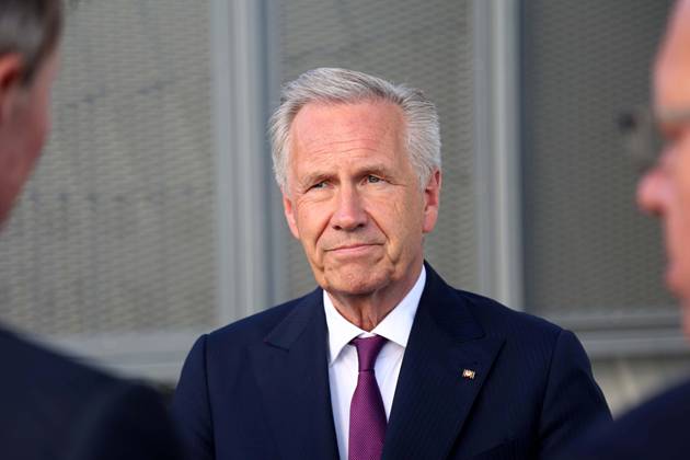 Former Federal President Christian Wulff visits the Fraunhofer Institute for Applied Optics and Precision Mechanics in Jena Jena, January 22, 2026 Former Federal President Christian Wulff during his visit to the Fraunhofer Institute for Applied Optics and Precision Mechanics in Jena, Thuringia, Germany Copyright: xMatthiasxGränzdörferx
