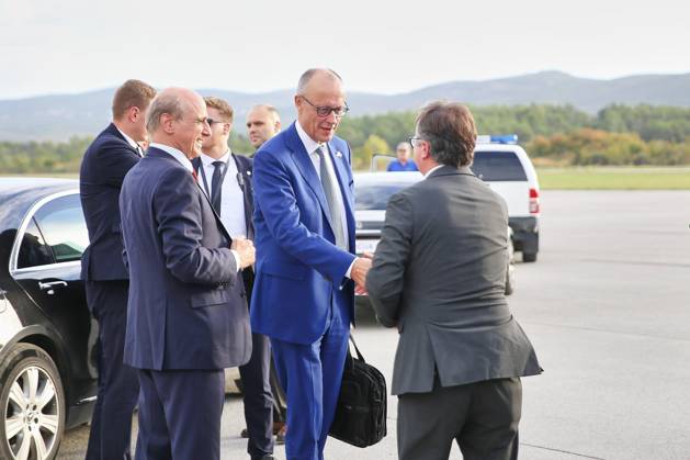 Tivat, Montenegro, October 22, 2026 Tivat Airport Chancellor’s trip abroad for the Berlin Process Summit Chancellor Friedrich Merz (CDU) is seen off after the summit Copyright: xdtsxNachrichtenagenturx dts_140281