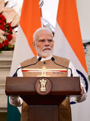 Press Statements by the Prime Ministers of India and Poland New Delhi, Oct 22 (ANI): Prime Minister Narendra Modi speaks during the Joint Press Statement with his Polish counterpart Donald Tusk (unseen) at Hyderabad House, in New Delhi on Thursday. (DPR PMO ANI Photo) New Delhi Delhi India Copyright: xANIx ANI_20261022209