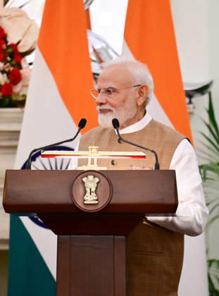 Press Statements by the Prime Ministers of India and Poland New Delhi, Oct 22 (ANI): Prime Minister Narendra Modi speaks during the Joint Press Statement with his Polish counterpart Donald Tusk (unseen) at Hyderabad House, in New Delhi on Thursday. (DPR PMO ANI Photo) New Delhi Delhi India Copyright: xANIx ANI_20261022213