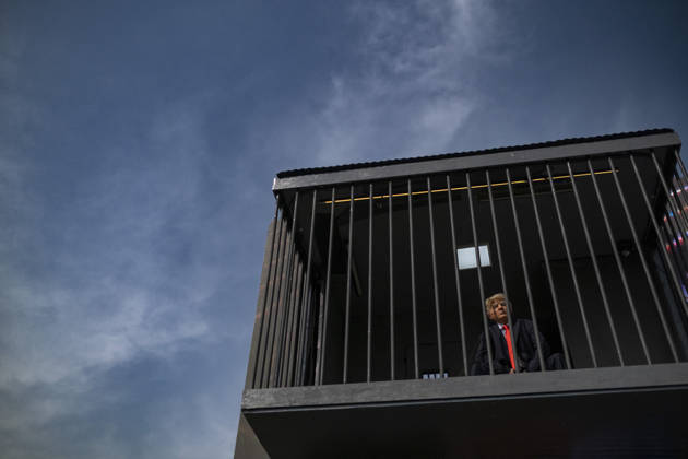 Anti-U.S. President Trump Performance On Billboard Reactions An Iranian masked man performs as U.S. President Donald Trump inside a symbolic cell mounted on a billboard in northern Tehran, Iran, on October 22, 2026, amid escalating tensions between Iran and the United States. Tehran Tehran Iran  Copyright: xMortezaxNikoubazlx originalFilename: nikoubazl-antiuspr261022_npv4e.jpg