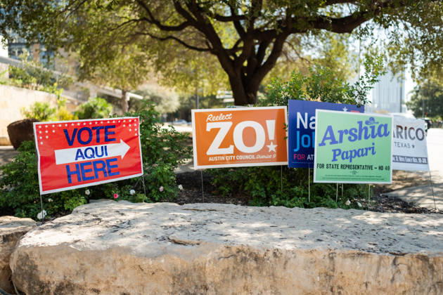 Midterm polling location Illustration - Austin AJ This photo is an illustration of polling location with posters of the differents candidates during the early voting in Texas for the midterm elections in Austin, Texas, United States (USA) on October 22, 2026. Democrat James Talarico is facing Republican and Texas Attorney General Ken Paxton in a race for one of Texas s US Senate seats. No Democrat has won statewide office in the conservative southern state since 1994, and Donald Trump carried Texas by nearly 14 percentage points in the 2024 presidential election. Photo by Alexis Jumeau ABACAPRESS.COM Austin Texas  Copyright: xJumeauxAlexis ABACAx