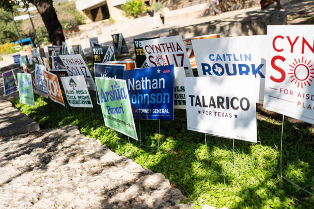 Midterm polling location Illustration - Austin AJ This photo is an illustration of polling location with posters of the differents candidates during the early voting in Texas for the midterm elections in Austin, Texas, United States (USA) on October 22, 2026. Democrat James Talarico is facing Republican and Texas Attorney General Ken Paxton in a race for one of Texas s US Senate seats. No Democrat has won statewide office in the conservative southern state since 1994, and Donald Trump carried Texas by nearly 14 percentage points in the 2024 presidential election. Photo by Alexis Jumeau ABACAPRESS.COM Austin Texas  Copyright: xJumeauxAlexis ABACAx