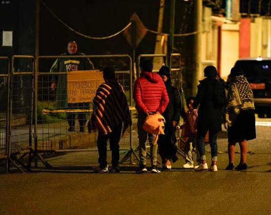Latacunga, Thursday, October 22, 2026: Incidents at the Cotopaxi prison; family members and friends await news of the political prisoners, where there are reportedly injuries and fatalities. Photos: API William Lopez, Latacunga, Cotopaxi, Ecuador, 20261022 250966 6adad27073ca7 img 20261022 222309 Copyright: xx