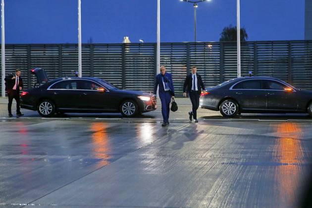 Schönefeld near Berlin, Brandenburg, Germany, October 22, 2026 BER Airport: Chancellor’s international trip to Montenegro—Chancellor Friedrich Merz of the CDU arrives on the tarmac and boards a Government Air Service aircraft for his departure Copyright: xdtsxNachrichtenagenturx dts_140207