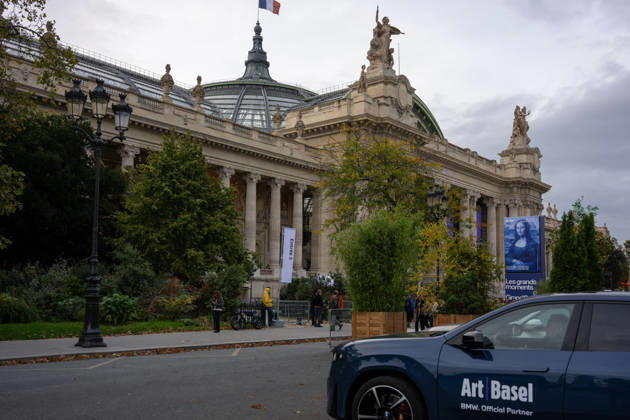 Art Basel Fair to Close Earlier than Scheduled - Paris Art Basel fair, held at Grand Palais, will close before scheduled time, because of demonstrations in Paris and after calls online to attack it and demonstrate inside, as seen in Paris, France on October 22, 2026. Photo by Ammar Abd Rabbo ABACAPRESS.COM Paris Ile-de-France France  Copyright: xAbdxRabboxAmmar ABACAx