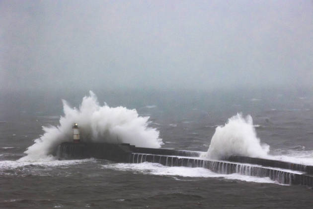 October 23, 2026, Newhaven, East Sussex, UK: Newhaven, UK. Strong waves crash against Newhaven Breakwater at the entrance to Newhaven Harbour in East Sussex. Storm Austen is expected to bring high tides and strong winds to southern England, with a yellow weather warning in place. Newhaven UK  - ZUMAl94_ 20261023_zaf_l94_006 Copyright: xMarcinxNowakx