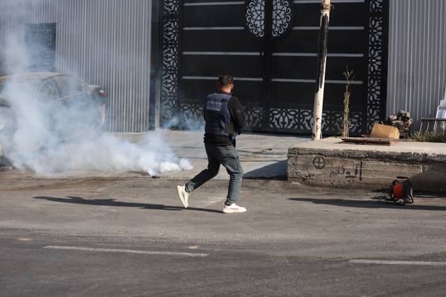 October 23, 2026, Hebron, Palestine, State of: HEBRON, PALESTINE, OCTOBER 23, 2026: The scene at the Farsh al-Hawa military checkpoint in Hebron following a shooting attack targeting Israeli forces in the occupied West Bank. Israeli forces seal off the area and restrict access following the attack. Hebron Palestine, State of - ZUMAq101 20261023_zna_q101_017 Copyright: xMosabxShawerx