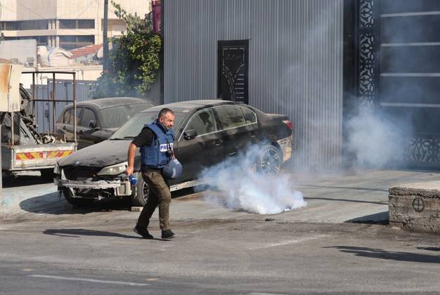 October 23, 2026, Hebron, Palestine, State of: HEBRON, PALESTINE, OCTOBER 23, 2026: The scene at the Farsh al-Hawa military checkpoint in Hebron following a shooting attack targeting Israeli forces in the occupied West Bank. Israeli forces seal off the area and restrict access following the attack. Hebron Palestine, State of - ZUMAq101 20261023_zna_q101_023 Copyright: xMosabxShawerx