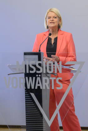 Â Vienna, October 23, 2026 Vienna Press conference with the Minister of Defense to present the results of the first BMLV Y