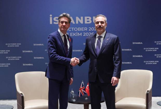 Hakan Fidan - Ed Miliband meeting in Istanbul ISTANBUL, TURKIYE - OCTOBER 23: Turkish Foreign Minister Hakan Fidan (R) meets with British Foreign Minister Ed Miliband on the sidelines of the R4 (Turkiye, Egypt, Pakistan and Saudi Arabia) and R4+E3 (United Kingdom, Germany and France) Foreign Ministers Meetings in Istanbul, Turkiye, on October 23, 2026. Mustafa Hatipoglu Anadolu Istanbul Turkey. Editorial use only. Please get in touch for any other usage.  Copyright: x2026xAnadoluxMustafaxHatipoglux