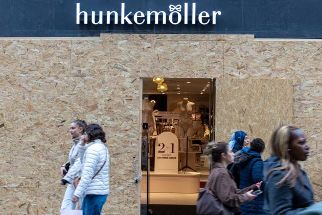 Storefronts boarded up with wooden panels at Rue Neuve Nieuwstraat, in Brussels, on Friday 23 October 2026. Stores are preparing for another protest scheduled for Saturday.  NICOLASxMAETERLINCK 190739850