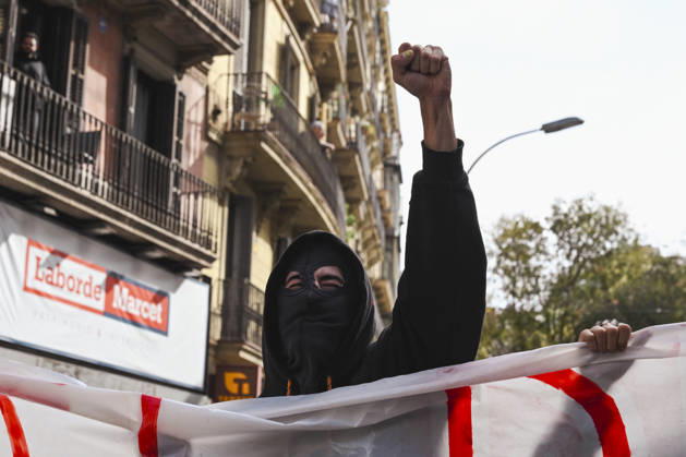 October 23, 2026, Barcelona, Barcelona, Spain: Barcelona, Spain. Demonstrators march during a protest called by the camp for the the right to housing at Plaza Catalunya. Barcelona Spain - ZUMAm214 20261023_zip_m214_005 Copyright: xMatteoxSeccix