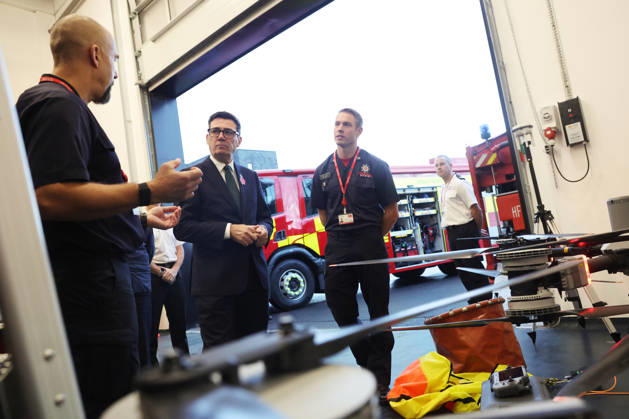 Prime Minister Andy Burnham hosts Wildfire Summit 23 10 2026. Aintree, United Kingdom. Prime Minister Andy Burnham meets fire and rescue staff as he hosts Wildfire Summit at the National Resilience Centre of Excellence., Credit:Ben Perry B66 Avalon United Kingdom, Merseyside, Aintree, 10 Downing Street  Copyright: xBenxPerryx xB66x xAvalonx 1145898147