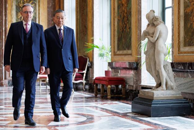 Belgian PM Receives To Lam President Of Vietnam BRUSSELS, BELGIUM - OCTOBER 23 : His Excellency To Lam President Of Vietnam pictured with Bart De Wever, (N-VA) Prime Minister of Federal Government of Belgium during their meeting in the Egmont Palace on October 23, 2026 in BRUSSELS, Belgium, 23 10 2026 BRUSSELS Belgium  Copyright: xBenoitxDoppagnex