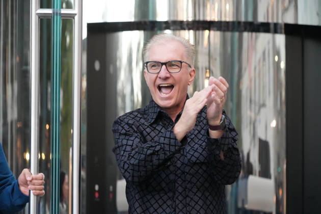 October 23, 2026, New York, Ny, USA: GREG JOSWIAK opens the Apple IPhone Duo Launch,.The Apple Store Fifth Avenue, NYC.October 23, 2026 . Apple IPhone Duo Launch,.The Apple Store Fifth Avenue, NYC.October 23, 2026 . New York USA - ZUMAms4_ 20261023_faf_ms4_009 Copyright: xSoniaxMoskowitzxGordonx