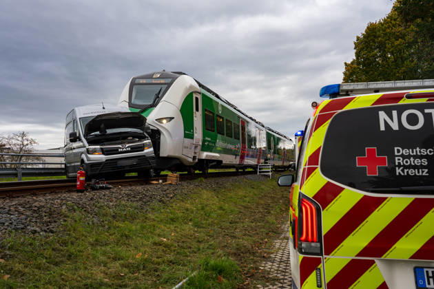 Car collides with train Car collides with train Fritzlar railroad crossing Pappelallee Hesse Germany