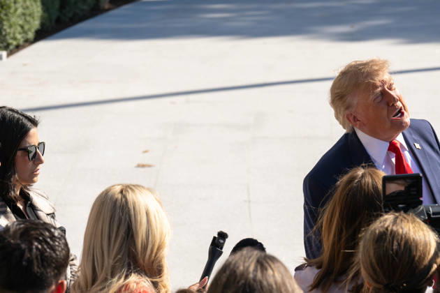 October 23, 2026, Washington, District Of Columbia, United States: President DONALD TRUMP speaks to members of the press before departing the White House for a political rally in Fort Myers, Florida. Washington United States - ZUMAk206 20261023_znp_k206_024 Copyright: xMattxKaminskyx