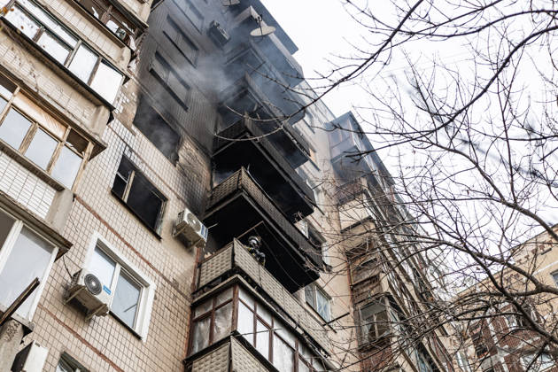Russian drone attack on a residential building in Kramatorsk KRAMATORSK, UKRAINE - OCTOBER 23: Ukrainian firefighters put out a fire following a Russian drone attack on a residential building in Kramatorsk, Ukraine, 23 October 2026 Diego Herrera Carcedo Anadolu Kramatorsk Ukraine. Editorial use only. Please get in touch for any other usage.  Copyright: x2026xAnadoluxDiegoxHerreraxCarcedox