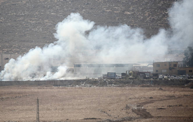October 23, 2026, Nablus, West Bank, Palestine: Israeli soldiers fire tear gas toward Palestinian vehicles at a checkpoint near the city of Nablus in the West Bank. The Israeli military imposed a security cordon around all areas under the control of the Palestinian Authority—led by Mahmoud Abbas—following a shooting incident near the city of Hebron. This comes after Israeli Prime Minister Benjamin Netanyahu ordered a full security lockdown across the West Bank and the city of Hebron. Nablus Palestine - ZUMAs197 20261023_aaa_s197_068 Copyright: xNasserxishatyehx