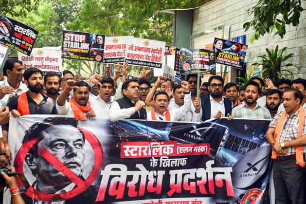 Swadeshi Jagaran Manch Members And Supporters Stage A Protest Against Starlink in New Delhi New Delhi, Oct 23 (ANI): Swadeshi Jagaran Manch members and supporters stage a protest against Tesla CEO Elon Musk s satellite-based internet services, Starlink, in New Delhi on Friday. NEW DELHI Delhi India Copyright: xANIx ANI_20261023101