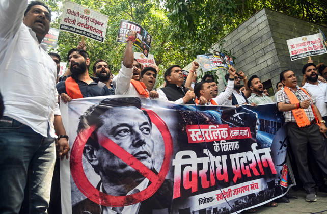 Swadeshi Jagaran Manch Members And Supporters Stage A Protest Against Starlink in New Delhi New Delhi, Oct 23 (ANI): Swadeshi Jagaran Manch members and supporters stage a protest against Tesla CEO Elon Musk s satellite-based internet services, Starlink, in New Delhi on Friday. NEW DELHI Delhi India Copyright: xANIx ANI_20261023102