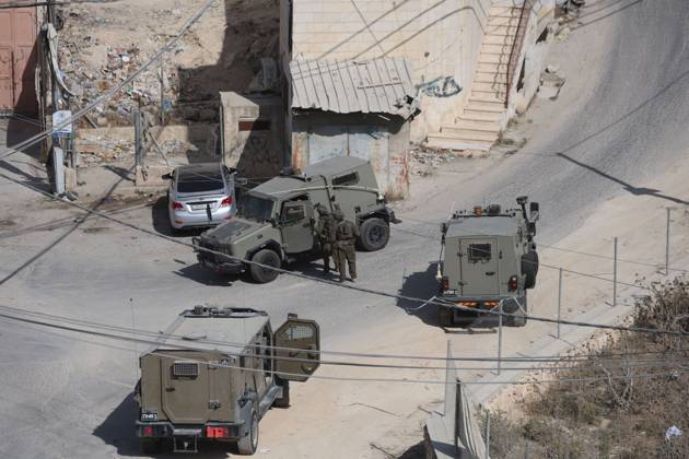 Israeli Forces Raid Hebron Homes HEBRON, PALESTINE, OCTOBER 23, 2026: Israeli forces raid homes belonging to the al-Jaaba family following a shooting attack at a military checkpoint at the entrance to Hebron in the occupied West Bank. The raids come as Israeli forces close entrances to the city and conduct searches following the attack earlier in the day. HEBRON Palestine, State of Copyright: x xMosabxshawerx xJNAxPressx