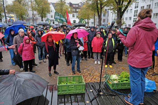 Protest Against Landscape Destruction Aachen, October 23, 2026 Protest Rally: Save Eselsweg; Stop the Barracks Expansion The protest is not directed against the German Armed Forces, but against the planned expansion of the barracks at an unsuitable location within the Beverau Landscape Conservation Area, one of the co