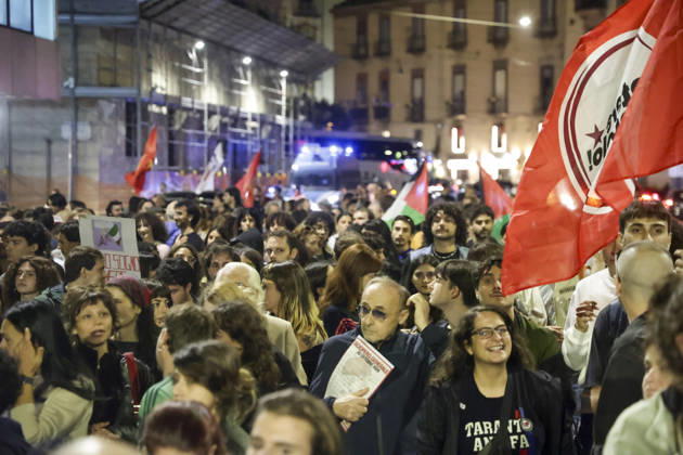 Protesters Clash with Police in Naples Students, trade union members and activists from Potere al Popolo take part in a demonstration against the rising cost of living in Piazza Municipio. Clashes between demonstrators and police break out during the protest. ABP18441 Copyright: xAntonioxBalascox