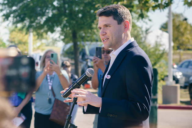 October 23, 2026: Austin, Texas. James Talarico voted early today at the Gus Garcia Recreation Center with his girlfriend Brianna Menard and his mother Tamara Talarico and Stepfather Mark Talarico. - ZUMAda1_ 20261023_zap_da1_014 Copyright: xSandraxDahdahx