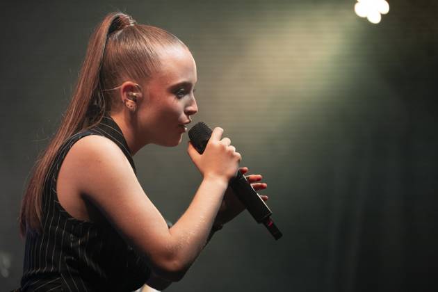 October 23, 2026, Madrid, Spain: The singer Carmen Ferre performs during her performance in Sala Galileo in Madrid in Spain. Madrid Spain  - ZUMAs197 20261023_aaa_s197_131 Copyright: xAtilanoxGarciax