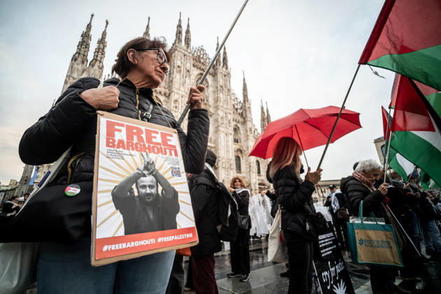 October 23, 2026, Milan, Mi, Italy: Pro-Palestinian associations protest with a flashmob to demand the release of Palestinian prisoners in Italian and Israeli jails in Piazza Duomo, Milan, on October 23, 2026. Milan Italy  - ZUMAa289 20261023_zia_a289_467 Copyright: xNicolaxMarfisi xAgfx